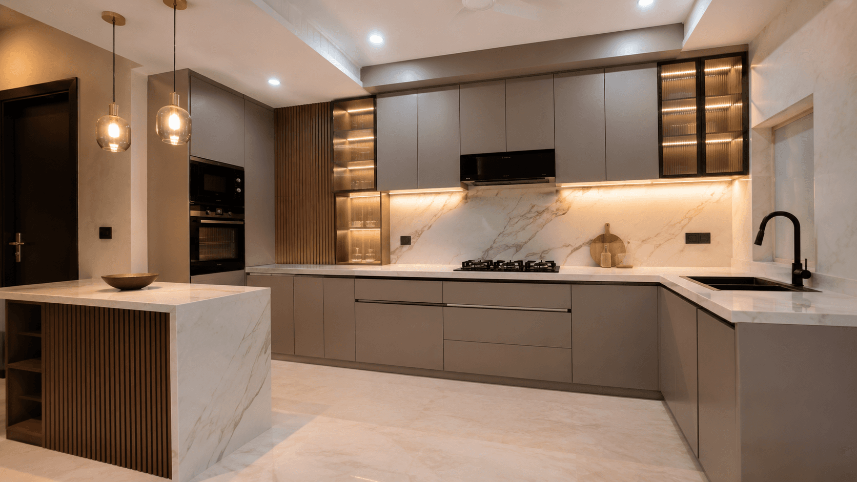 Modern modular kitchen with island design Delhi NCR by IndecSpace