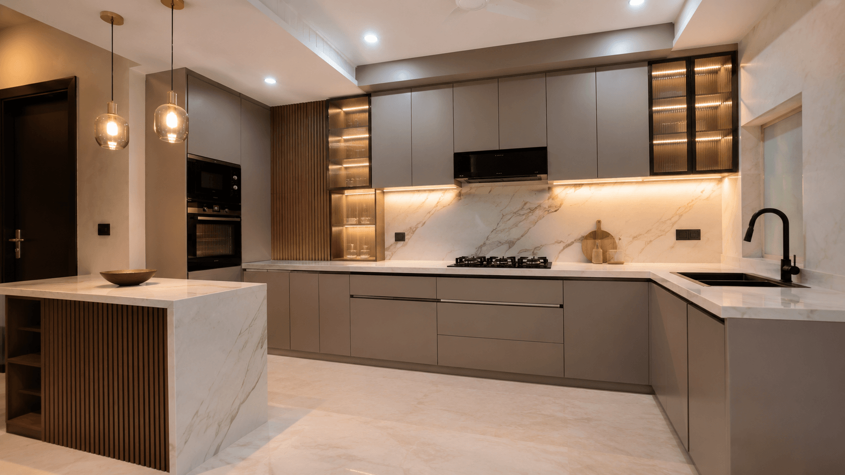 Modern modular kitchen with island design Delhi NCR by IndecSpace